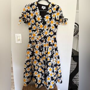 Magnolia Black Midi Dress with White and Yellow Daisy Print